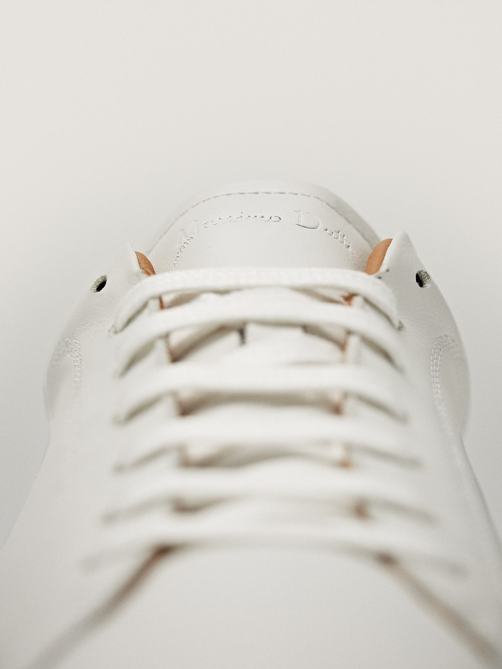 WHITE TRAINERS WITH HEEL TAB - Men 