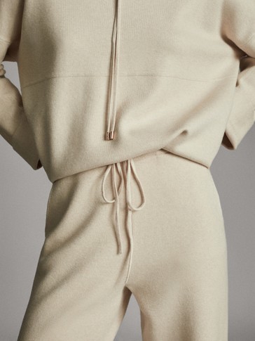 LOOSE-FITTING JOGGING FIT TROUSERS