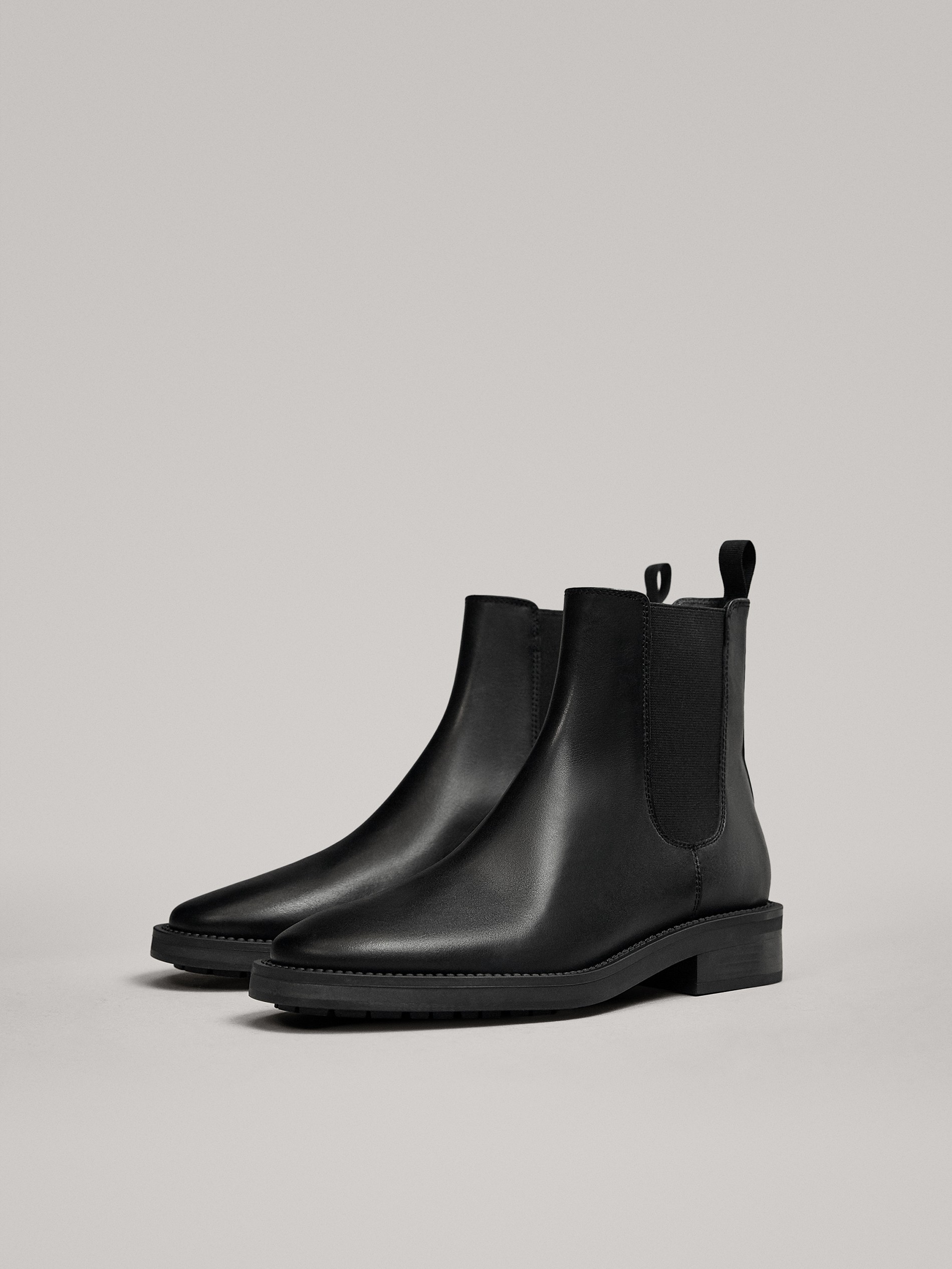 flat chelsea boots