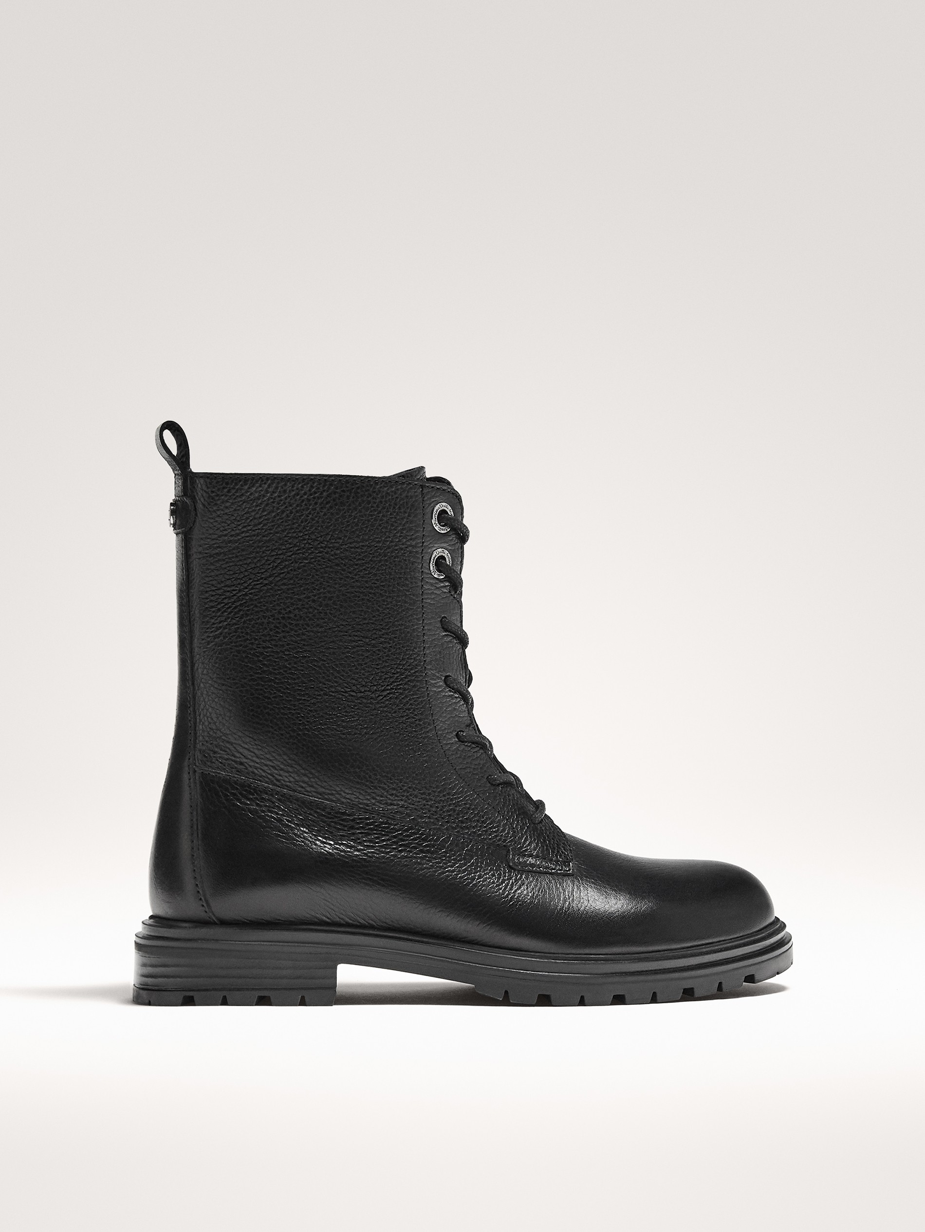 black lace up chelsea boots