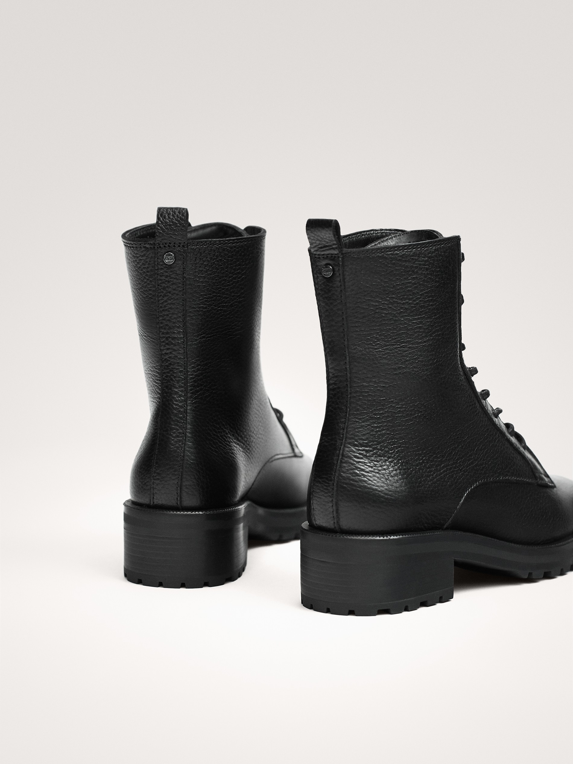 massimo dutti lace up boots