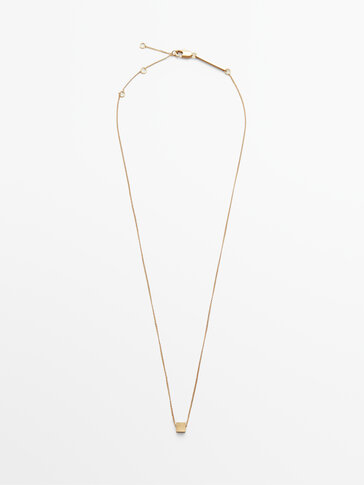 Short gold plated square necklace