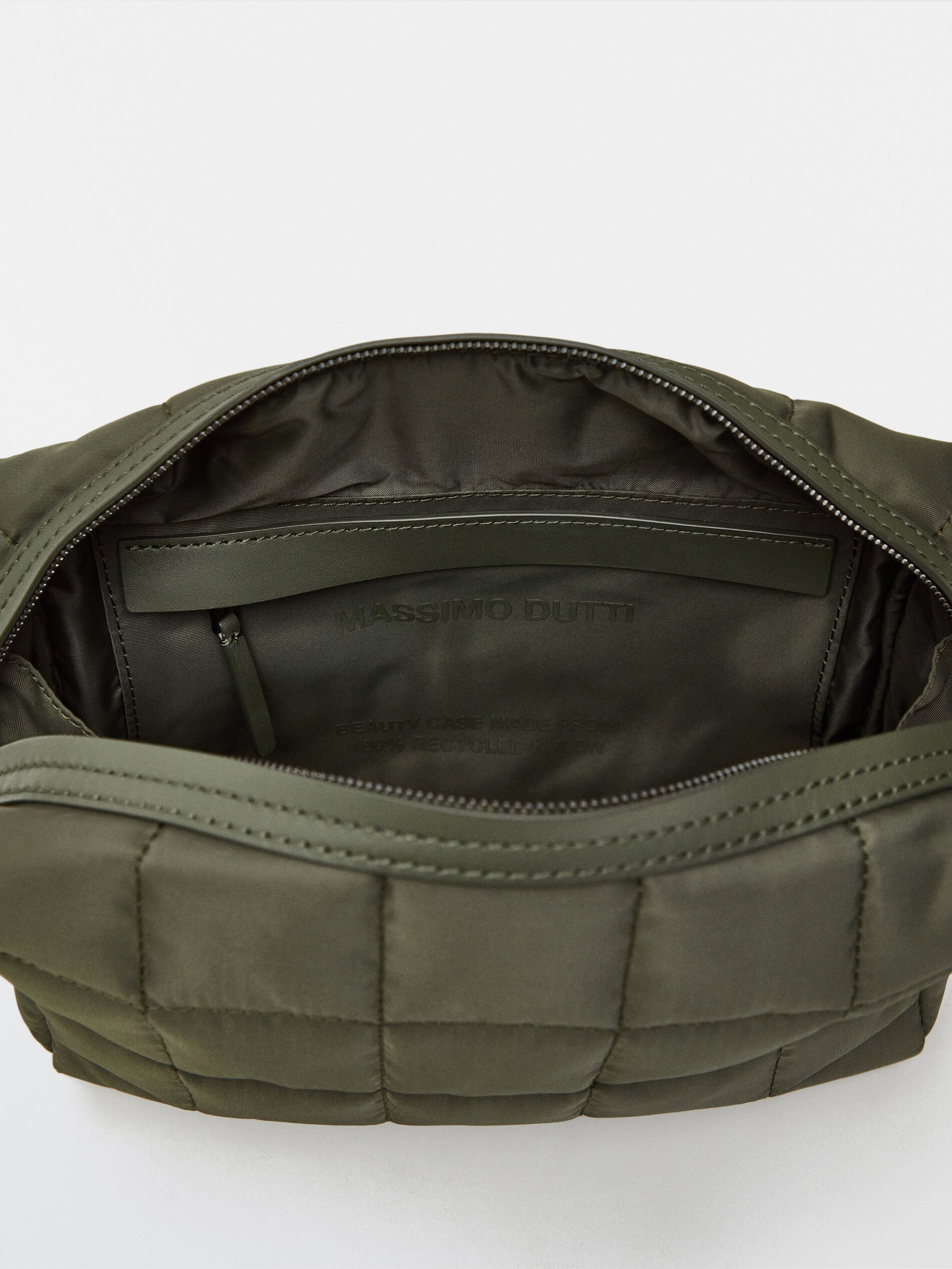 Massimo Dutti - Neceser nylon detalles en piel