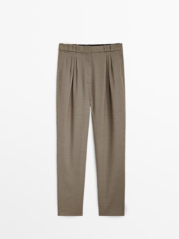 Pleated trousers with small checked pattern