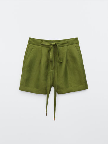 Linen Bermuda shorts with belt