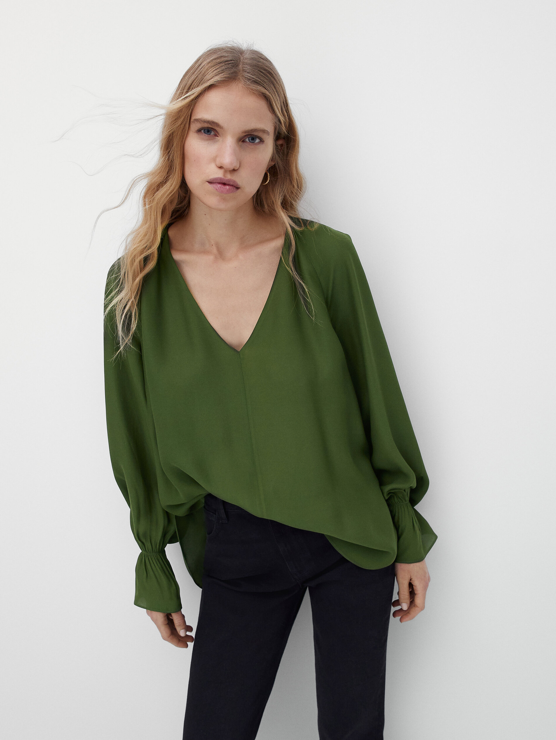 Massimo Dutti - Flowing shirt with frilled cuffs