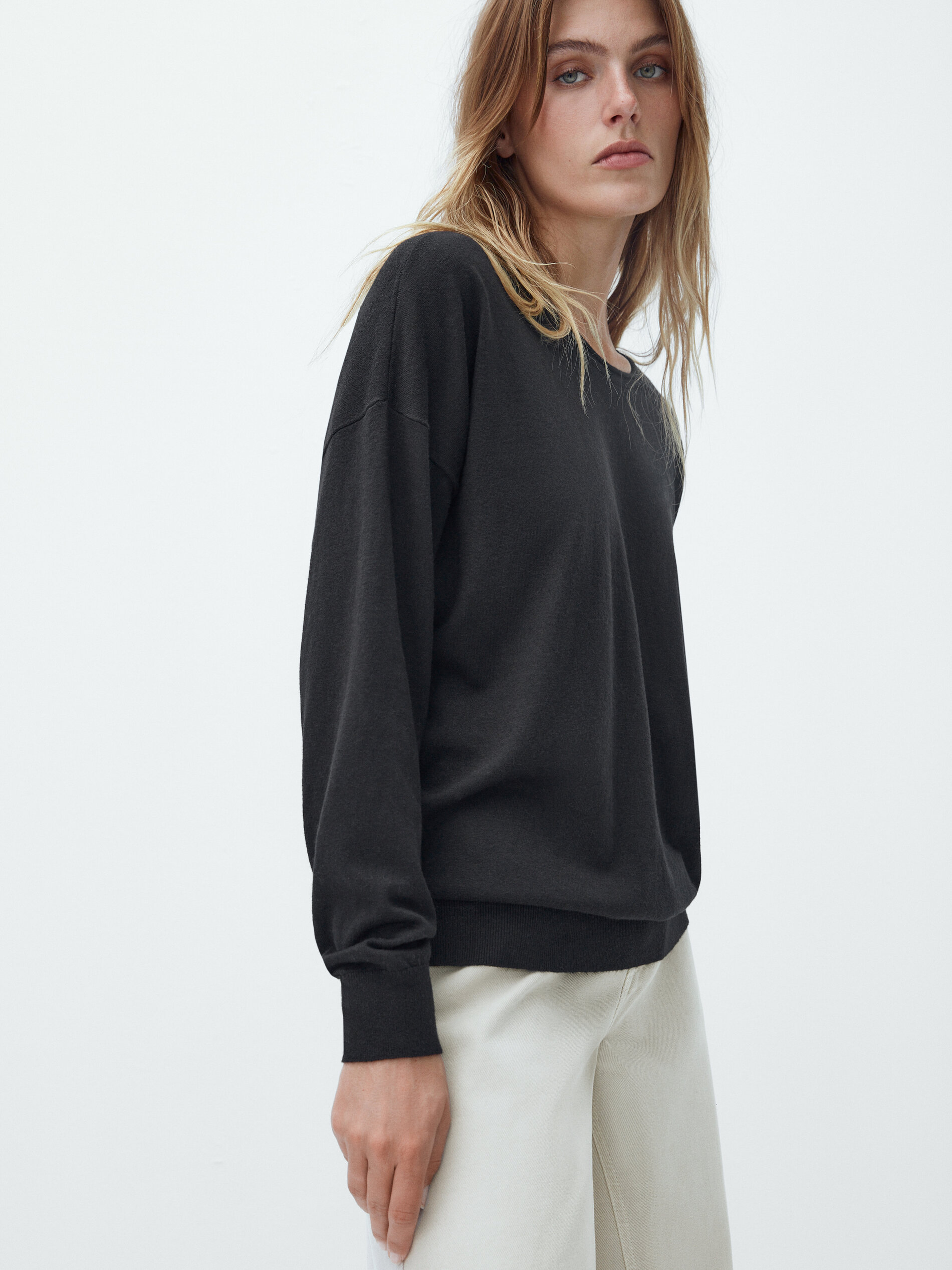 Long sleeve sweater with boat neck 