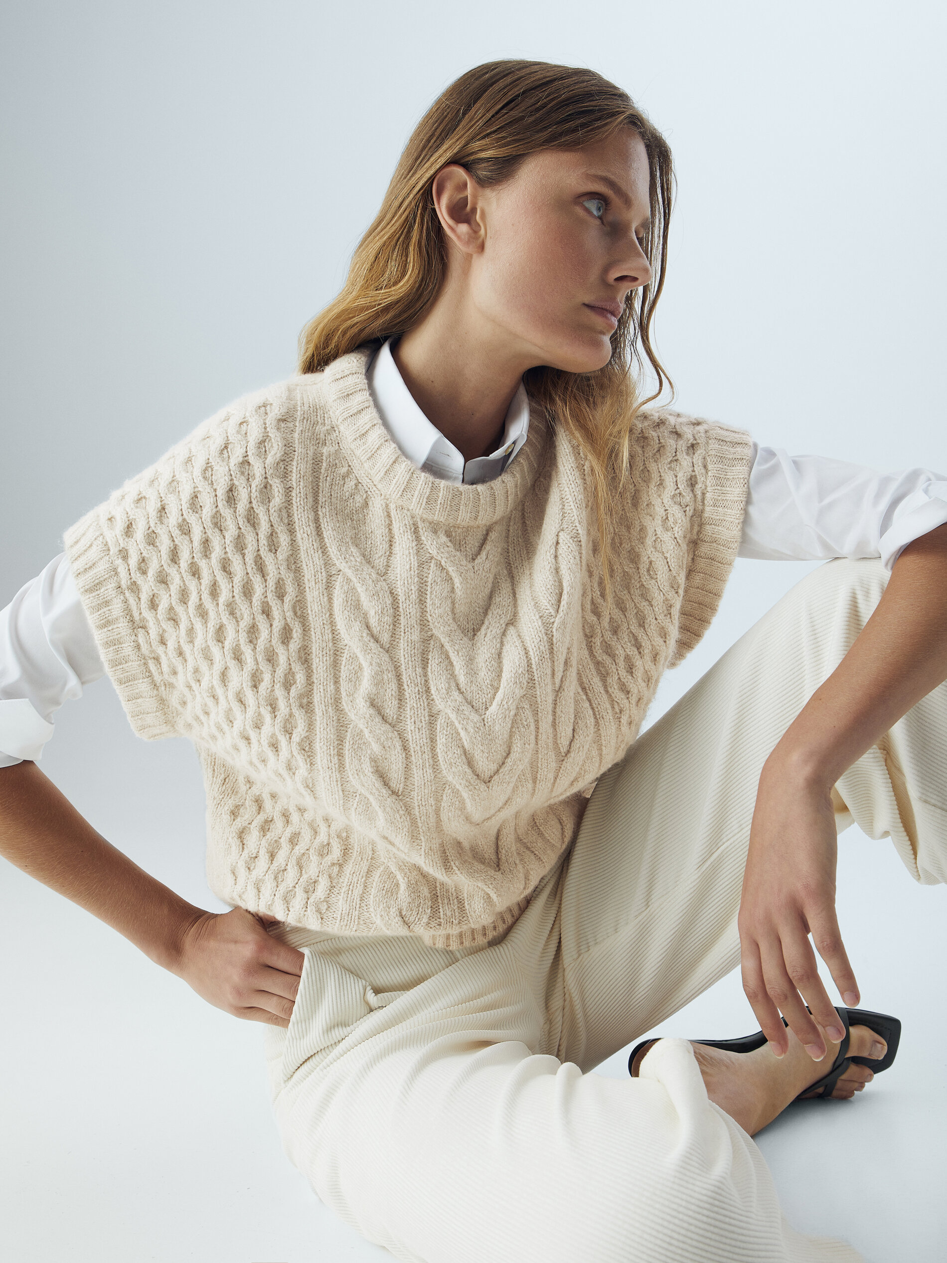 Massimo Dutti - Chaleco de punto trenzas