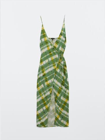 Lang mønstret kjole med stropper