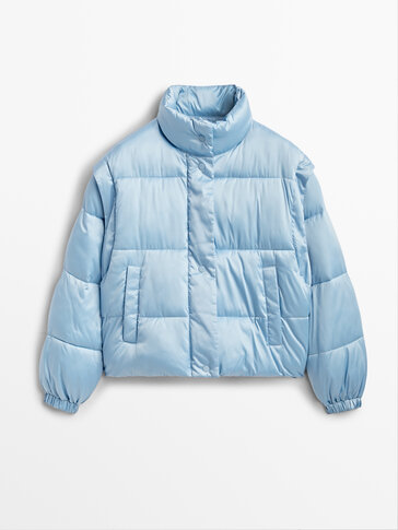 Puffer jacket with detachable sleeve detail