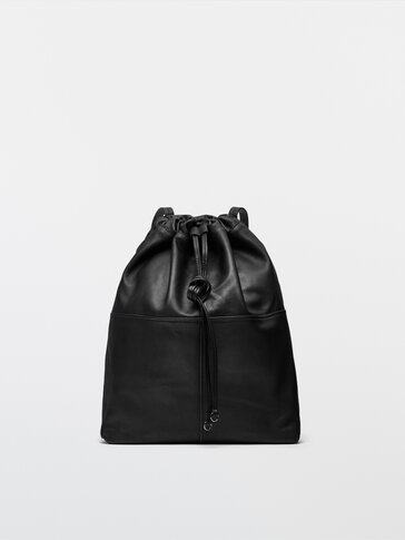 Чорний шкіряний рюкзак