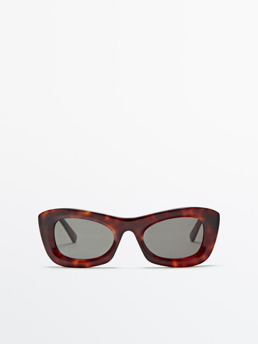 Resin sunglasses with wide frame