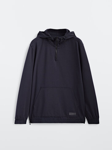 Hoodie with pouch pocket