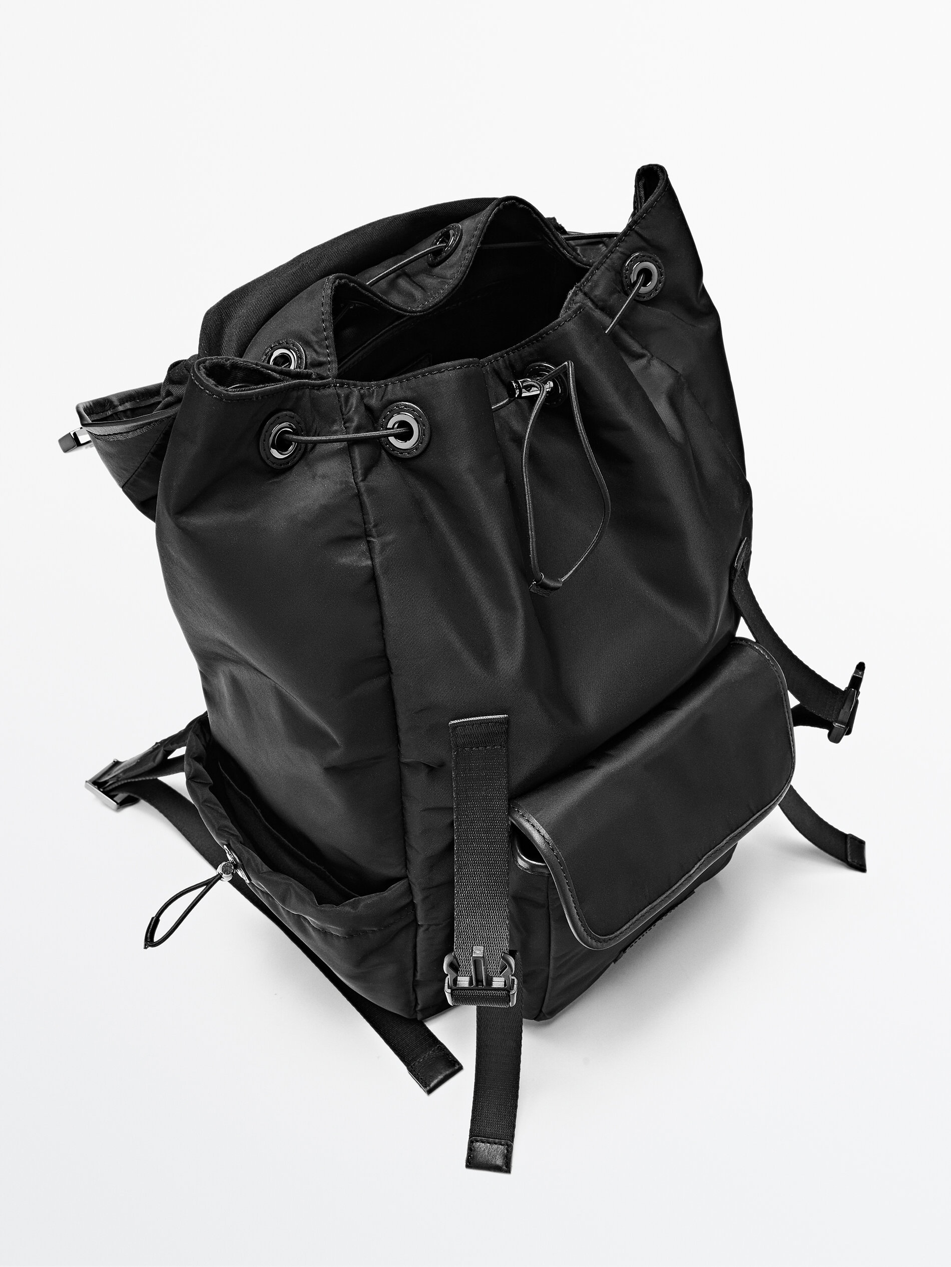 The guests cubic Spectacle Massimo Dutti - Backpack with pockets and leather details