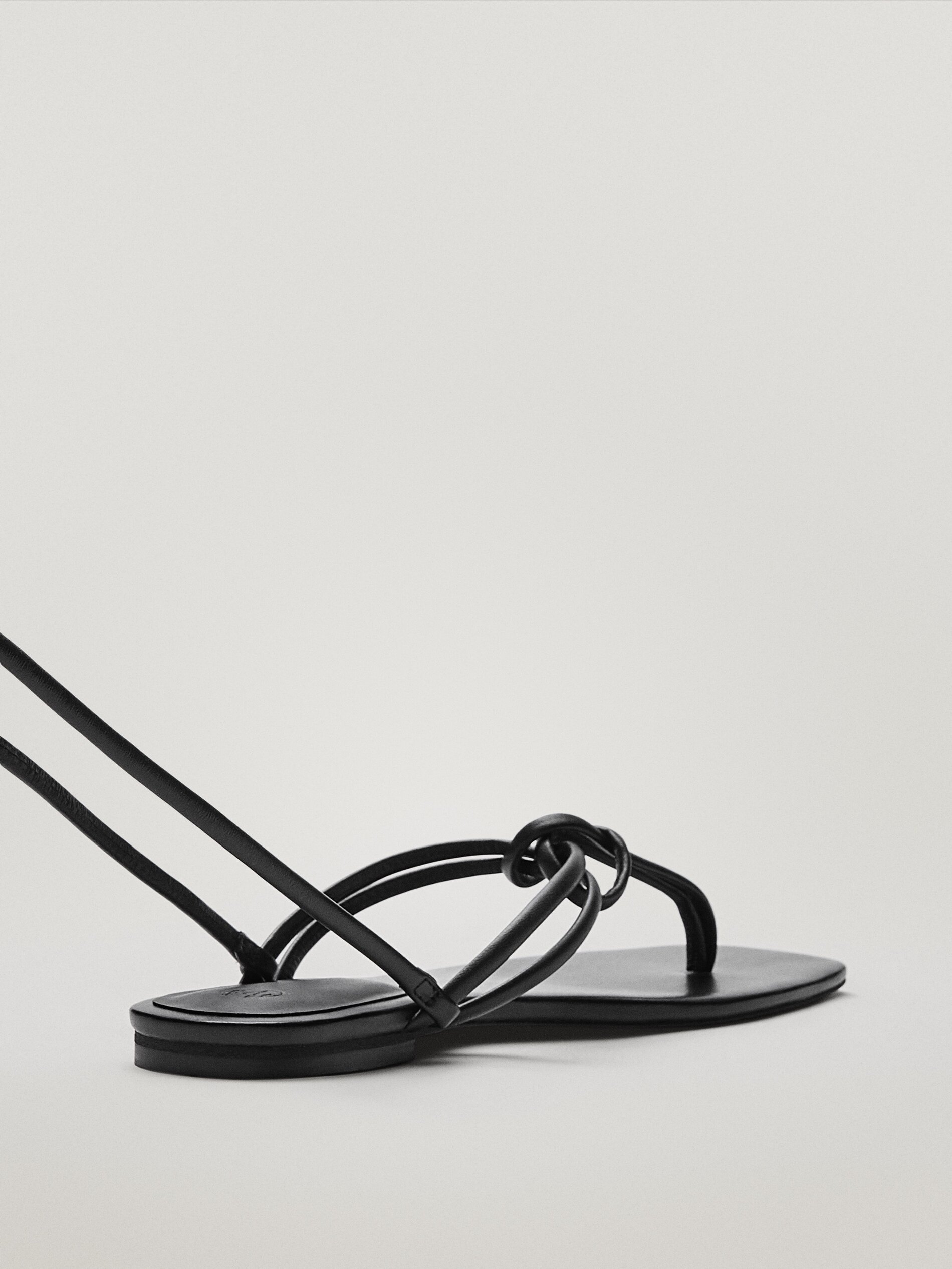 Massimo Dutti - TIED LEATHER FLAT SANDALS