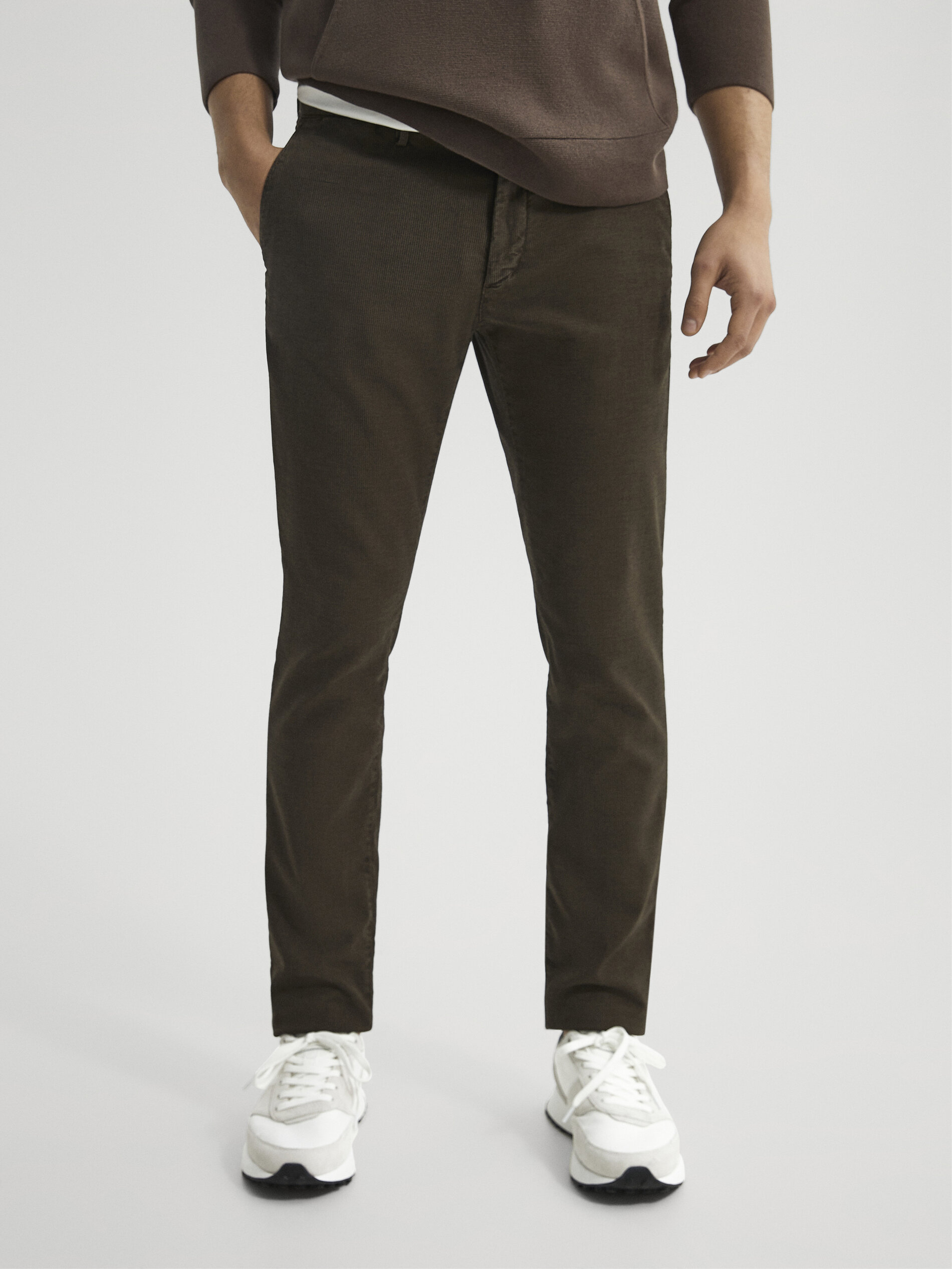 chinos under 500