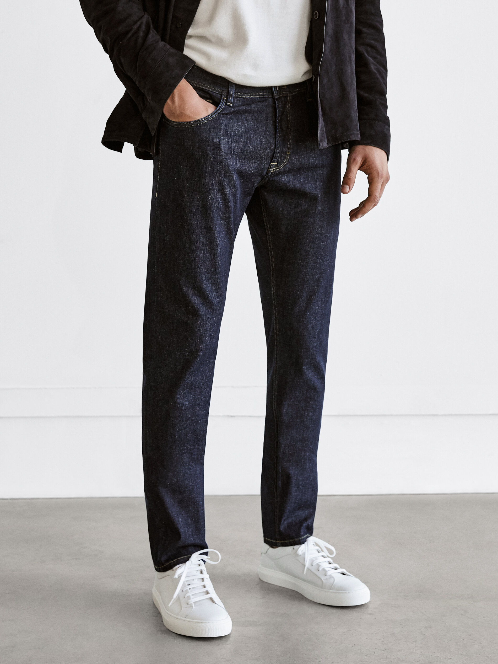 Lightweight slim fit jeans - null 