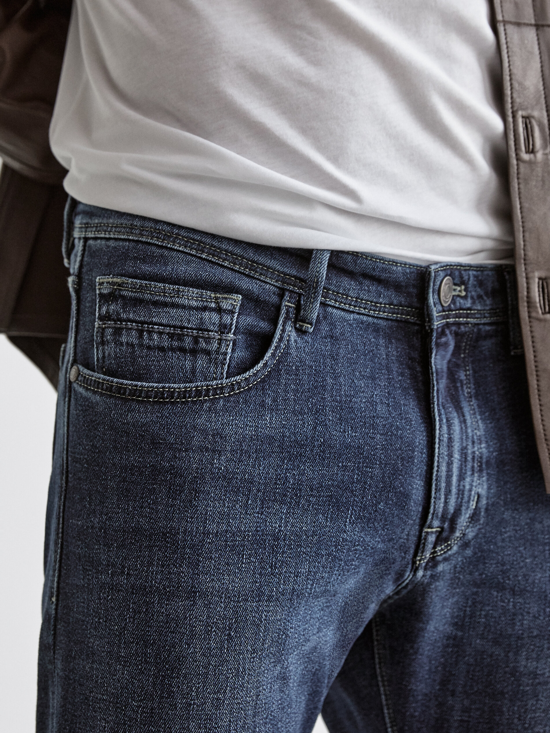 Faded slim fit jeans - Men - Massimo Dutti