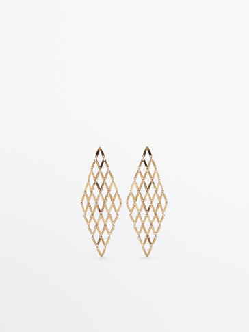 Large diamond-shaped detail earrings