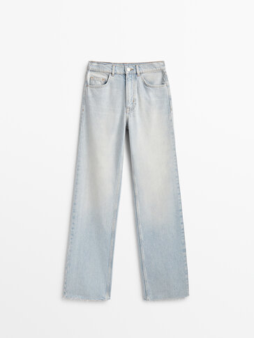 Jeans relaxed fit model pinggang tinggi
