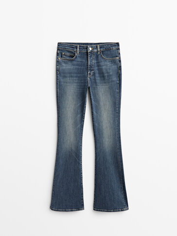Jeans kurus berkibar model pinggang tinggi