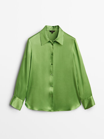 Зеленая рубашка свободного кроя