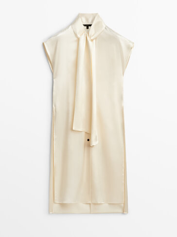 Oversize blouse with tie detail