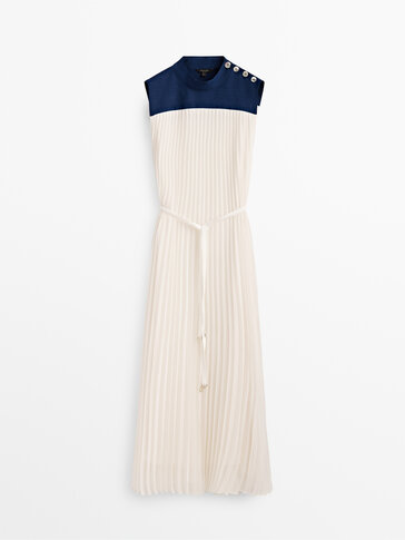 Long pleated dress with contrast colours