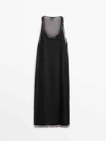 Фустан во стил на неглиже со двојна ткаенина и тантела