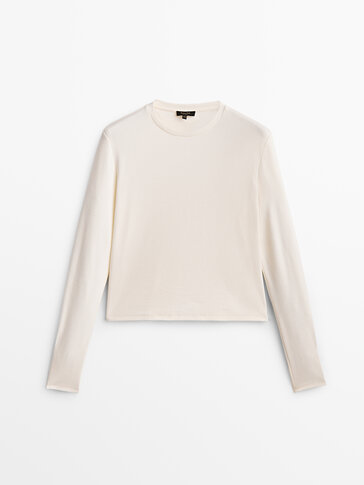Long sleeve T-shirt with gold-toned buttons