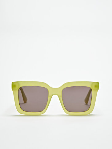 Kolorowe okulary przeciwsłoneczne w kwadratowej oprawce