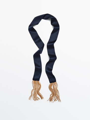 Silk foulard with golden chain -Studio
