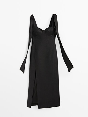 Czarna lniana sukienka z rozcięciem − Studio