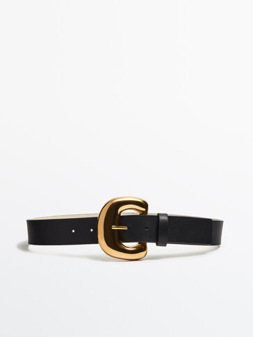 Leather belt with golden buckle -Studio