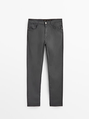 Spodnie w jeansowym stylu o kroju slim, z diagonalu o drobnym splocie