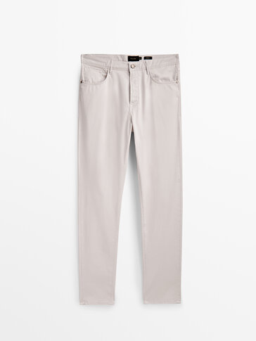 Kalhoty slim fit džínového vzhledu z mikro kepru