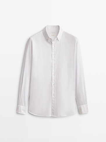 Klasikinio modelio marškiniai iš tekstūrinio 100 %  medvilnės audinio