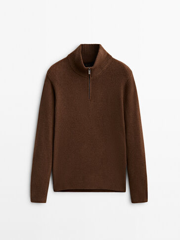 Pletený sveter so zipsom s vysokým golierom