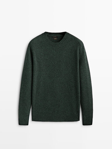 Пуловер с примес на вълна на малки точици