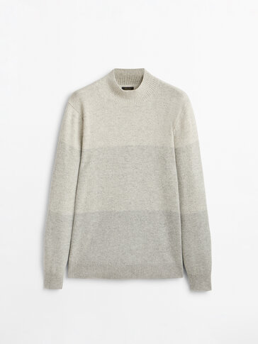 Colour block mock turtleneck sweater