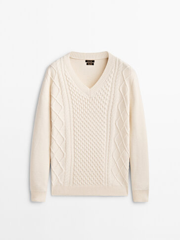 Adīts džemperis ar pīnēm un V veida kakla izgriezumu ‘Limited Edition’