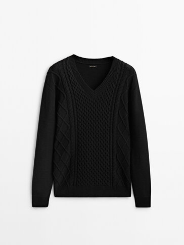 Пуловер с плетеници и шпиц деколте, Limited Edition