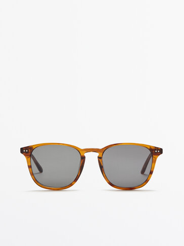 solbriller med harpiksinnfatning