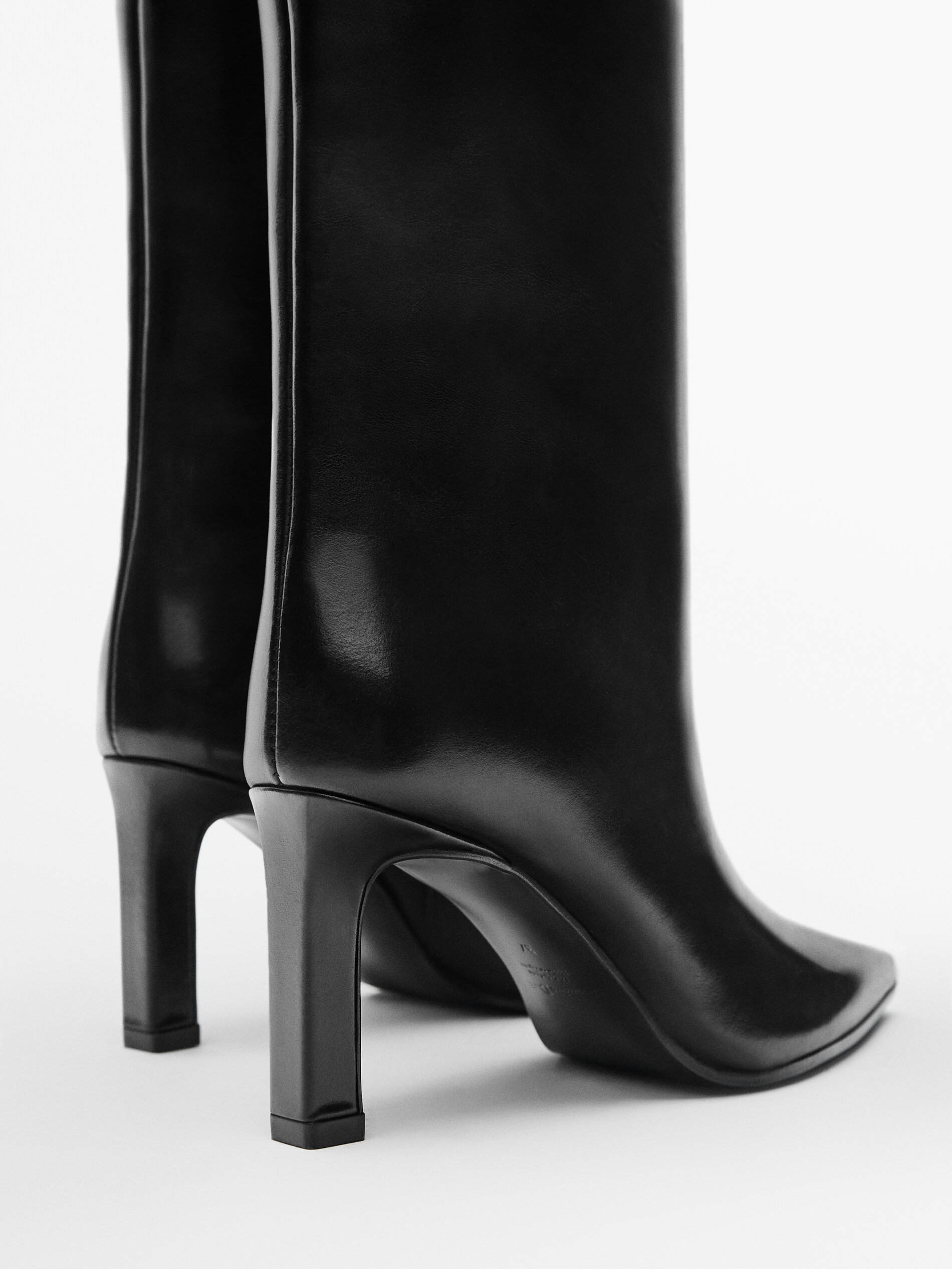 Massimo Dutti - Pointed leather high-heel boots