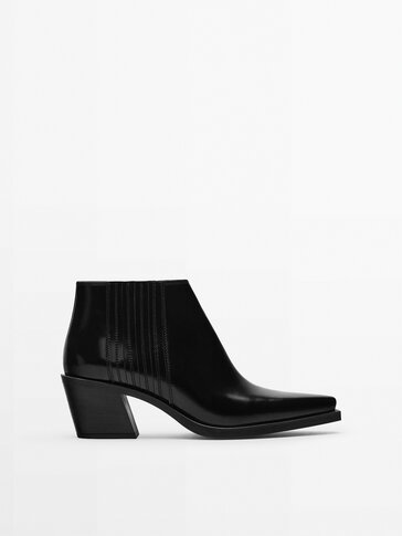Leather high-heel Chelsea boots