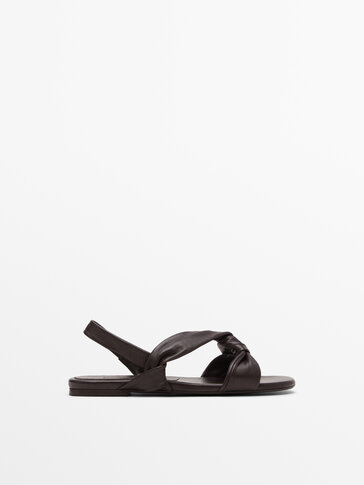 Leather flat knotted sandals