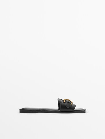 Leather flat sandals with buckle
