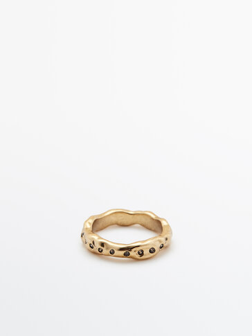 Gold-plated textured ring with rhinestones
