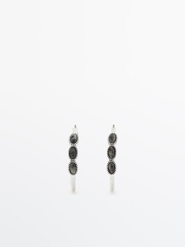 Hoop earrings with three stones