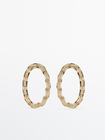 Gold-plated oval earrings